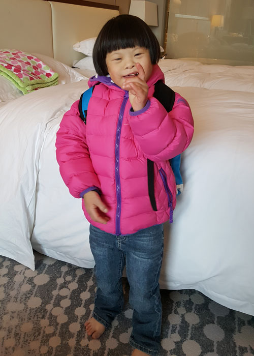 Shiloh in hotel room