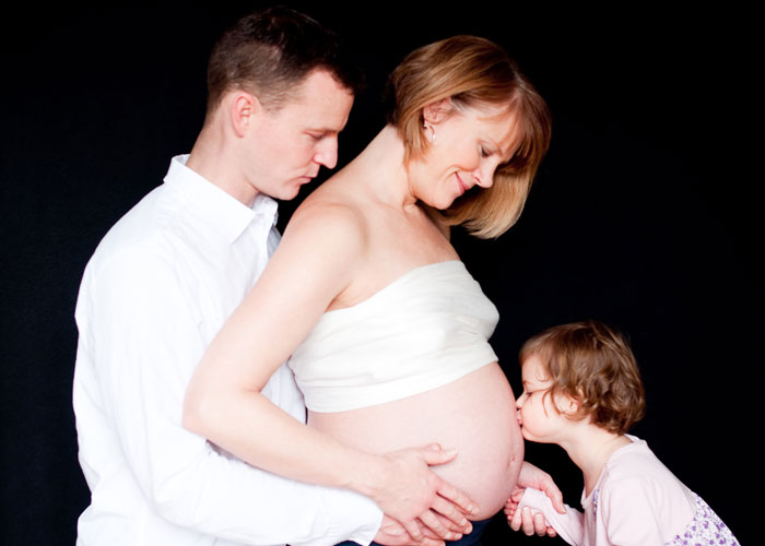 shelby family maternity pic